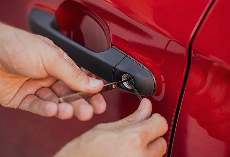 vehicle-door-unlocking